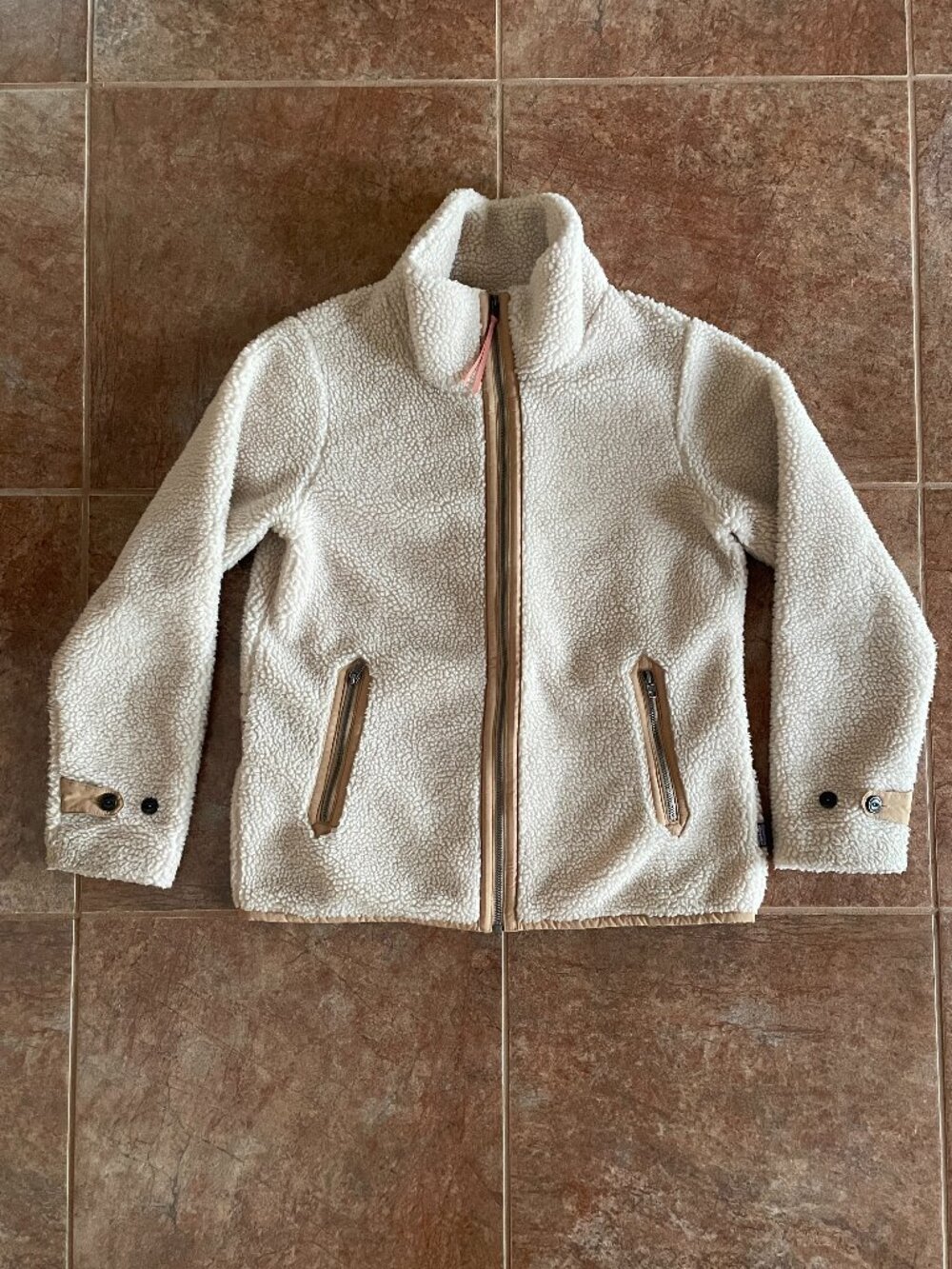 Patagonia Women's Divided Sky Jacket Size L Cream